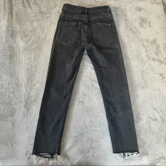 Variety of 4 pairs of Jeans - size 2 - Picture 15 of 16